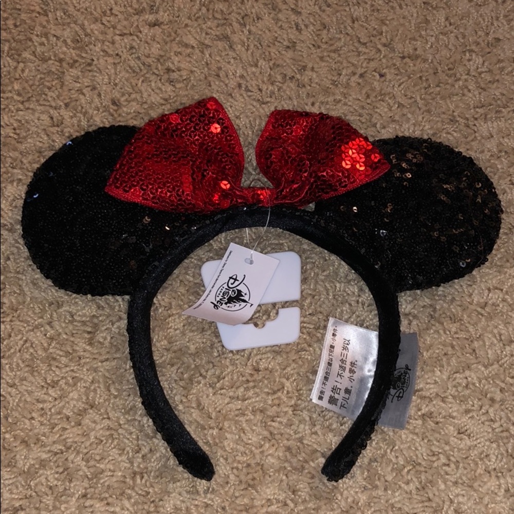 NWT disney’s park exclusive Minnie sequence ears